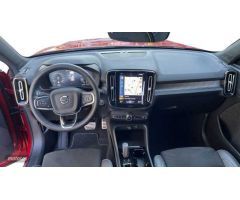 Volvo XC40 2.0 B3 R-DESIGN AUTO 163 5P de 2022 con 33.722 Km por 29.900 EUR. en Madrid