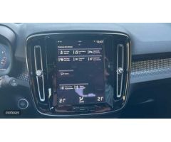 Volvo XC40 2.0 B3 R-DESIGN AUTO 163 5P de 2022 con 33.722 Km por 29.900 EUR. en Madrid
