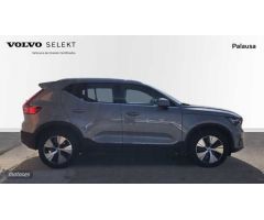 Volvo XC40 1.5 T4 PHEV RECHARGE CORE DCT 211 5P de 2023 con 20.449 Km por 31.995 EUR. en Valladolid