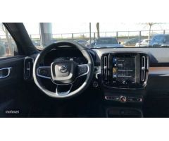 Volvo XC40 1.5 T4 PHEV RECHARGE CORE DCT 211 5P de 2023 con 20.449 Km por 31.995 EUR. en Valladolid