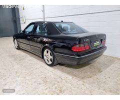 Mercedes Clase E E 320 cdi avangarde de 2000 con 165.000 Km por 4.600 EUR. en Sevilla