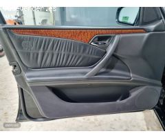 Mercedes Clase E E 320 cdi avangarde de 2000 con 165.000 Km por 4.600 EUR. en Sevilla