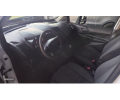 Ford Tourneo Connect 1.5 Ecoboost Trend de 2018 con 132.000 Km por 13.850 EUR. en Alava