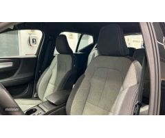 Volvo XC40 2.0 B3 CORE AUTO 163 CV de 2024 con 29.785 Km por 33.900 EUR. en A Coruna