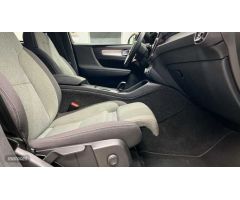 Volvo XC40 2.0 B3 CORE AUTO 163 CV de 2024 con 29.785 Km por 33.900 EUR. en A Coruna
