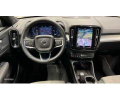 Volvo XC40 2.0 B3 CORE AUTO 163 CV de 2024 con 29.785 Km por 33.900 EUR. en A Coruna