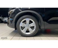 Volvo XC40 2.0 B3 CORE AUTO 163 CV de 2024 con 29.785 Km por 33.900 EUR. en A Coruna