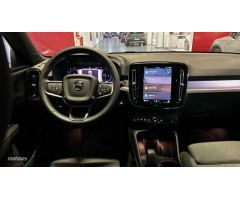 Volvo XC40 2.0 B3 CORE AUTO 5P de 2024 con 32.129 Km por 33.700 EUR. en Valencia