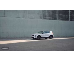Volvo XC40 XC40 Plus, B3 Mild hybrid, Gasolina, Dark de 2025 con 1 Km por 41.700 EUR. en Madrid