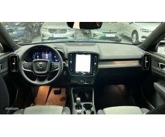 Volvo XC40 XC40 Core, B3 Mild hybrid, Gasolina de 2025 con 1 Km por 39.300 EUR. en Madrid