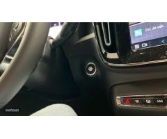Volvo XC40 XC40 Core, B3 Mild hybrid, Gasolina de 2025 con 1 Km por 39.300 EUR. en Madrid