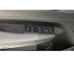 Volvo XC40 XC40 Core, B3 Mild hybrid, Gasolina de 2025 con 1 Km por 39.300 EUR. en Madrid