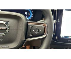 Volvo XC40 XC40 Core, B3 Mild hybrid, Gasolina de 2025 con 1 Km por 39.300 EUR. en Madrid