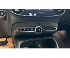 Volvo XC40 XC40 Core, B3 Mild hybrid, Gasolina de 2025 con 1 Km por 39.300 EUR. en Madrid