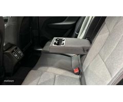 Volvo XC40 XC40 Core, B3 Mild hybrid, Gasolina de 2025 con 1 Km por 39.300 EUR. en Madrid
