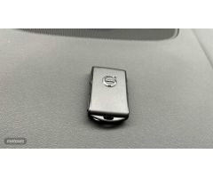 Volvo XC40 XC40 Core, B3 Mild hybrid, Gasolina de 2025 con 1 Km por 39.300 EUR. en Madrid