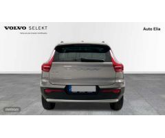 Volvo XC40 XC40 Core, B3 Mild hybrid, Gasolina de 2025 con 1 Km por 39.300 EUR. en Madrid
