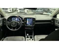 Volvo XC40 XC40 Core, B3 Mild hybrid, Gasolina de 2025 con 1 Km por 39.300 EUR. en Madrid