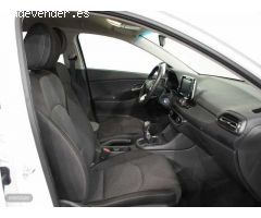 Hyundai i30 1.5 DPI Klass SLX 110 de 2024 con 4.852 Km por 19.490 EUR. en Cadiz