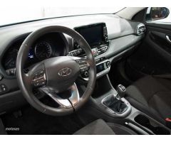 Hyundai i30 1.5 DPI Klass SLX 110 de 2024 con 4.852 Km por 19.490 EUR. en Cadiz