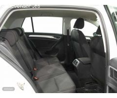 Volkswagen Golf Golf 1.6TDI Business Edition DSG7 85kW de 2019 con 98.000 Km por 17.990 EUR. en Cadi