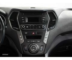 Hyundai Santa Fe Santa Fe 2.0CRDi 4x2 Essence 7s de 2018 con 146.800 Km por 18.990 EUR. en Cadiz