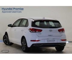 Hyundai i30 1.5 DPI Klass SLX 110 de 2024 con 18.386 Km por 19.990 EUR. en Cadiz