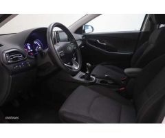 Hyundai i30 1.5 DPI Klass SLX 110 de 2024 con 18.386 Km por 19.990 EUR. en Cadiz