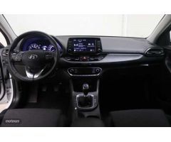 Hyundai i30 1.5 DPI Klass SLX 110 de 2024 con 18.386 Km por 19.990 EUR. en Cadiz