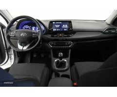 Hyundai i30 1.5 DPI Klass SLX 110 de 2024 con 15.957 Km por 19.490 EUR. en Cadiz