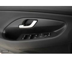 Hyundai i30 1.5 DPI Klass SLX 110 de 2024 con 15.957 Km por 19.490 EUR. en Cadiz
