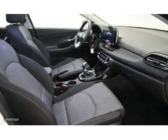 Hyundai i30 1.0 TGDI Klass 48V 100 de 2024 con 6.181 Km por 22.670 EUR. en Madrid