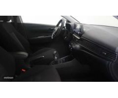 Hyundai i20 1.0 TGDI Klass 100 de 2024 con 11.838 Km por 17.490 EUR. en Madrid