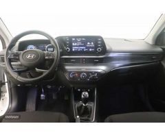 Hyundai i20 1.0 TGDI Klass 100 de 2024 con 11.838 Km por 17.490 EUR. en Madrid