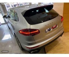 Porsche Cayenne Diesel Aut. de 2016 con 165.000 Km por 35.900 EUR. en Barcelona