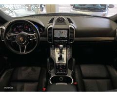 Porsche Cayenne Diesel Aut. de 2016 con 165.000 Km por 35.900 EUR. en Barcelona