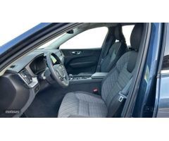 Volvo XC 60 2.0 B4 D CORE AUTO 197 5P de 2024 con 8.600 Km por 49.900 EUR. en Madrid