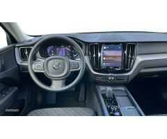 Volvo XC 60 2.0 B4 D CORE AUTO 197 5P de 2024 con 8.600 Km por 49.900 EUR. en Madrid