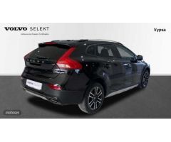 Volvo V 40 2.0 D2 PLUS 120 5P de 2019 con 84.644 Km por 18.500 EUR. en Ciudad Real