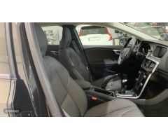 Volvo V 40 2.0 D2 PLUS 120 5P de 2019 con 84.644 Km por 18.500 EUR. en Ciudad Real