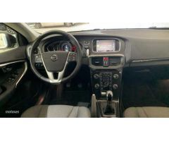 Volvo V 40 2.0 D2 PLUS 120 5P de 2019 con 84.644 Km por 18.500 EUR. en Ciudad Real