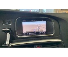 Volvo V 40 2.0 D2 PLUS 120 5P de 2019 con 84.644 Km por 18.500 EUR. en Ciudad Real