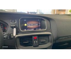 Volvo V 40 2.0 D2 PLUS 120 5P de 2019 con 84.644 Km por 18.500 EUR. en Ciudad Real