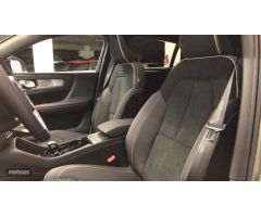 Volvo C40 BEV 69KWH RECHARGE PLUS 238 5P de 2023 con 17.914 Km por 39.995 EUR. en Valladolid