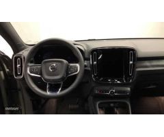 Volvo C40 BEV 69KWH RECHARGE PLUS 238 5P de 2023 con 17.914 Km por 39.995 EUR. en Valladolid