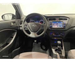 Hyundai i20 1.2 MPI Essence LE de 2020 con 42.300 Km por 12.900 EUR. en Barcelona