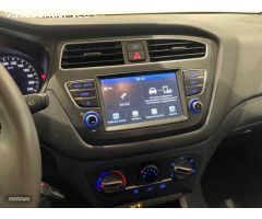 Hyundai i20 1.2 MPI Essence LE de 2020 con 42.300 Km por 12.900 EUR. en Barcelona