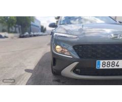 Hyundai Kona 1.0 TGDI 48V Maxx 4x2 de 2021 con 46.500 Km por 17.900 EUR. en Madrid