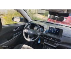 Hyundai Kona 1.0 TGDI 48V Maxx 4x2 de 2021 con 46.500 Km por 17.900 EUR. en Madrid