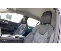 Volvo V 60 V60 Core, B4 Mild Hybrid, Diesel de 2025 con 3 Km por 44.900 EUR. en Murcia